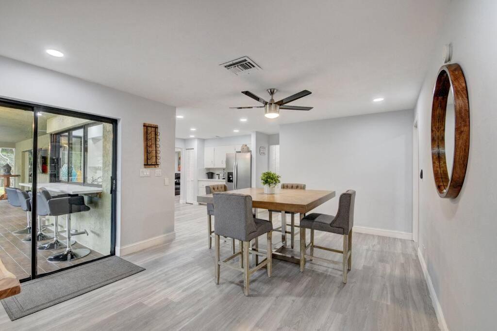 Ananda Farmhouse And Retreat. Lake Worth Beach Exterior foto