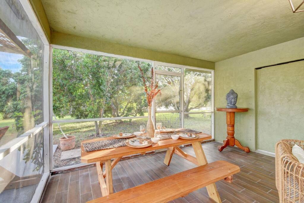 Ananda Farmhouse And Retreat. Lake Worth Beach Exterior foto